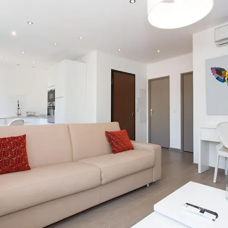 Heart Of Town 2 Bedroom Perfect Congress & Holidays By Olam Apartment *